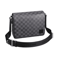 Louis Vuitton District Pm